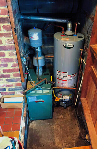 https://plumberswanbourne.com.au/uploads/2025/06/hot-water-189087.jpg