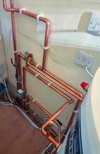 https://plumberswanbourne.com.au/uploads/2025/06/hot-water-301986.jpg